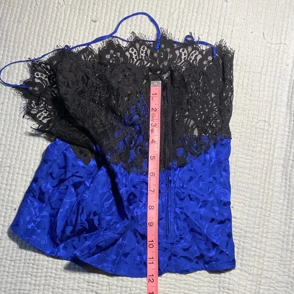 Victoria's Secret Gold Label Vintage Silk Lace Camisole - Picture 4 of 4